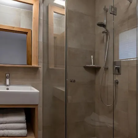 Attraktive In شقة